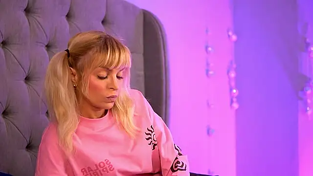 BritneyHudson online show from March 11, 2026, 4:39 am