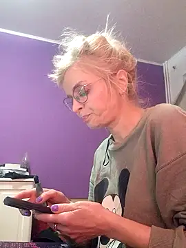 Snapshot of BritneyHudson chatting on March 1, 2026, 6:52 pm BritneyHudson online show from March 1, 2026, 6:52 pm