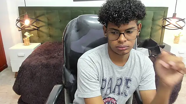 boylittle19cm online show from September 28, 2025, 12:01 pm