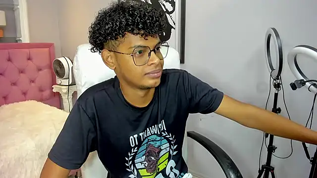 boylittle19cm online show from September 26, 2025, 12:12 pm