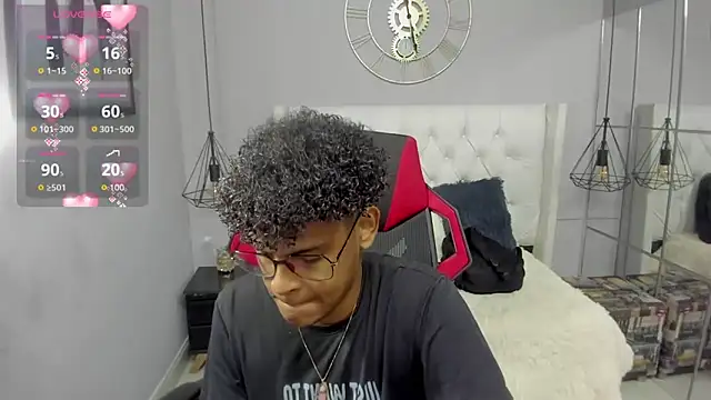 boylittle19cm online show from September 18, 2025, 12:41 pm