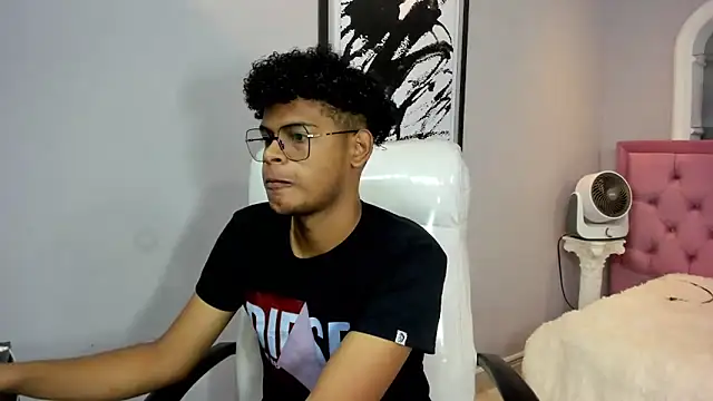 boylittle19cm online show from September 24, 2025, 12:44 pm