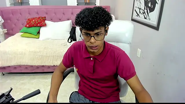 boylittle19cm online show from October 8, 2025, 11:56 am