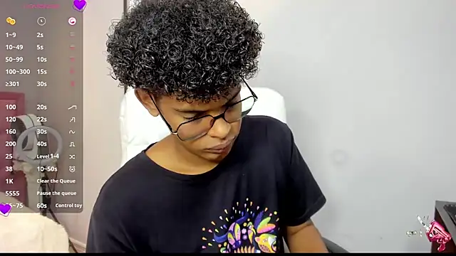 boylittle19cm online show from October 2, 2025, 12:41 pm