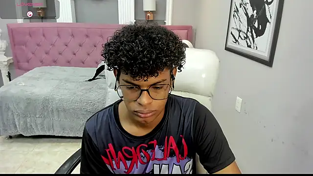 boylittle19cm online show from October 14, 2025, 12:17 pm