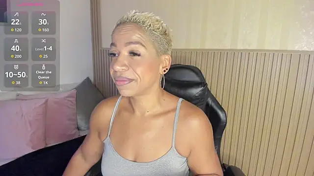 Snapshot of summer_night_ chatting on October 7, 2025, 11:44 am summer night  online show from October 7, 2025, 11:44 am