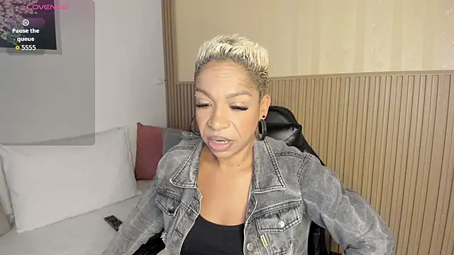 summer night  online show from November 24, 2025, 11:32 am