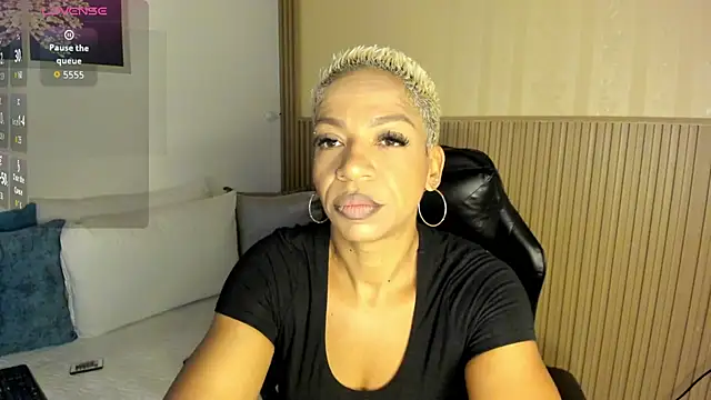 Snapshot of summer_night_ chatting on October 27, 2025, 11:33 am summer night  online show from October 27, 2025, 11:33 am