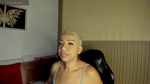 Snapshot of summer_night_ chatting on January 18, 2026, 1:58 pm summer night online show from January 18, 2026, 1:58 pm