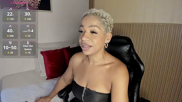 Snapshot of summer_night_ chatting on February 20, 2026, 11:34 am summer night online show from February 20, 2026, 11:34 am