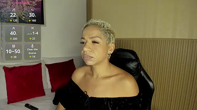 Snapshot of summer_night_ chatting on February 24, 2026, 11:44 am summer night online show from February 24, 2026, 11:44 am