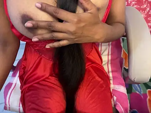 Snapshot of roshni-5 chatting on February 3, 2026, 5:07 pm roshni-5 online show from February 3, 2026, 5:07 pm