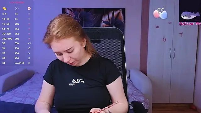 Snapshot of D0nna_ chatting on September 17, 2025, 6:37 am D0nna  online show from September 17, 2025, 6:37 am