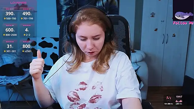 Snapshot of D0nna_ chatting on October 6, 2025, 9:59 pm D0nna  online show from October 6, 2025, 9:59 pm