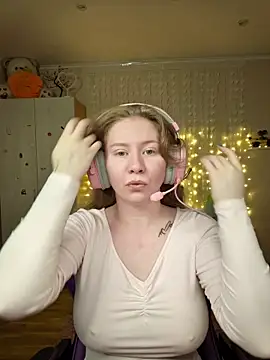 D0nna  online show from March 23, 2026, 7:14 pm