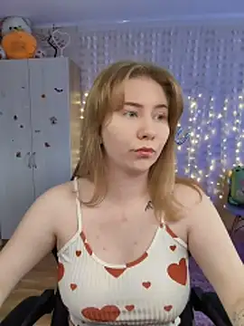 Snapshot of D0nna_ chatting on February 16, 2026, 9:41 am D0nna online show from February 16, 2026, 9:41 am