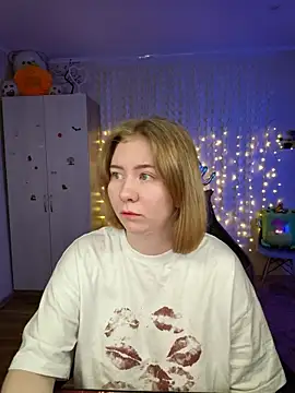 Snapshot of D0nna_ chatting on February 27, 2026, 6:30 pm D0nna online show from February 27, 2026, 6:30 pm