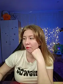 D0nna  online show from March 2, 2026, 10:06 pm