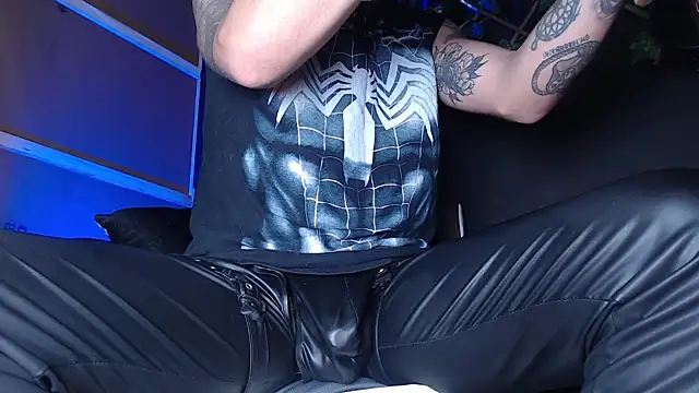 Dicaprioo  online show from October 11, 2025, 5:58 pm