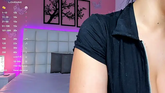 Snapshot of Emily_roux chatting on January 4, 2025, 4:01 am Emily roux online show from January 4, 2025, 4:01 am