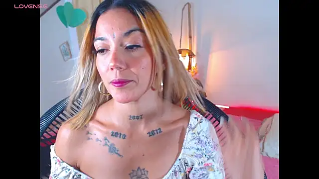 Snapshot of Veronicaa_2 chatting on February 11, 2026, 8:20 pm Veronicaa 2 online show from February 11, 2026, 8:20 pm