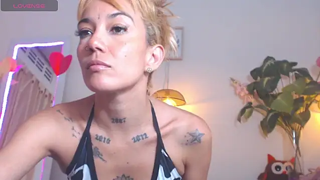 Veronicaa 2 online show from June 13, 2026, 10:40 pm