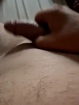 Snapshot of Szeltolo001 chatting on September 28, 2025, 9:33 pm Szeltolo001 online show from September 28, 2025, 9:33 pm