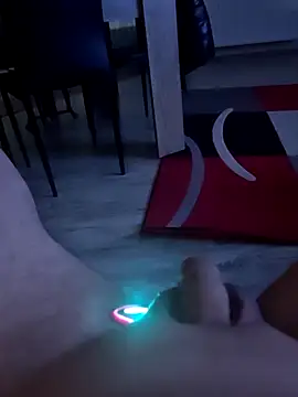 Szeltolo001 online show from February 13, 2026, 4:01 am