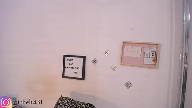 Snapshot of Mia__reys chatting on October 4, 2025, 12:07 pm Mia  reys online show from October 4, 2025, 12:07 pm