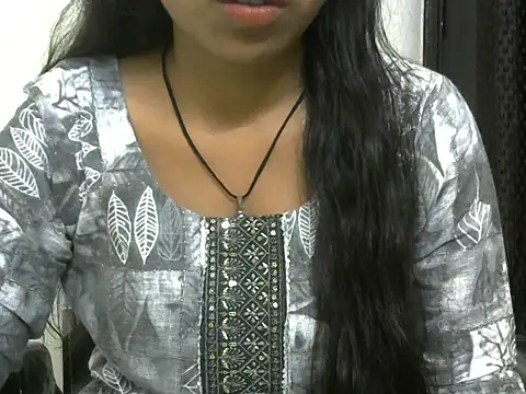 momo lov online show from September 29, 2025, 5:14 am