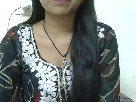 momo lov online show from October 19, 2025, 4:48 am