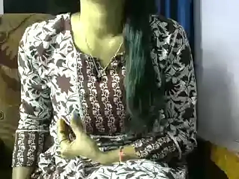 momo lov online show from January 23, 2025, 5:24 am