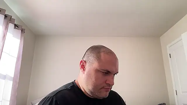 Snapshot of SluggishChase99 chatting on December 16, 2025, 3:05 pm SluggishChase99 online show from December 16, 2025, 3:05 pm