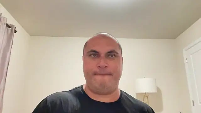 Snapshot of SluggishChase99 chatting on October 6, 2025, 2:46 am SluggishChase99 online show from October 6, 2025, 2:46 am