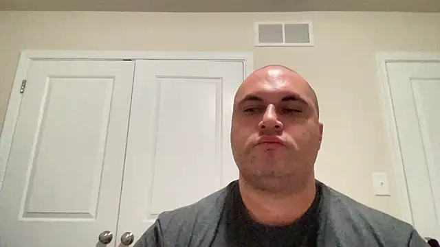 SluggishChase99 online show from December 3, 2024, 3:48 am