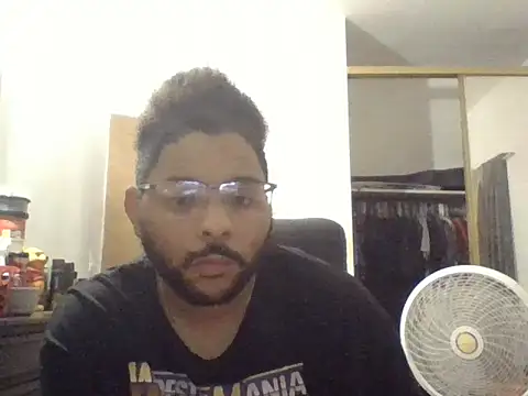 Snapshot of Dj-yefri-pauta chatting on February 19, 2026, 3:42 pm Dj-yefri-pauta online show from February 19, 2026, 3:42 pm