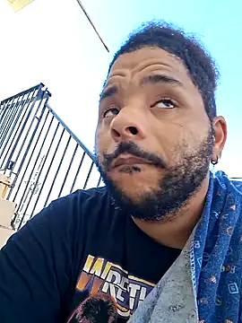 Snapshot of Dj-yefri-pauta chatting on February 17, 2026, 7:11 pm Dj-yefri-pauta online show from February 17, 2026, 7:11 pm