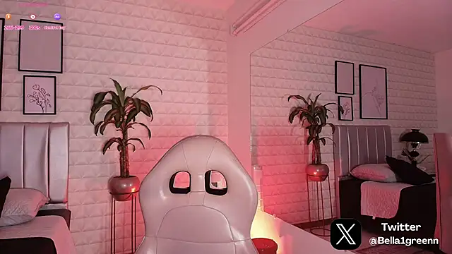 bella-green online show from September 12, 2025, 7:13 pm