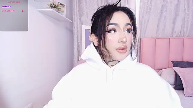 bella-green online show from March 18, 2025, 7:12 pm