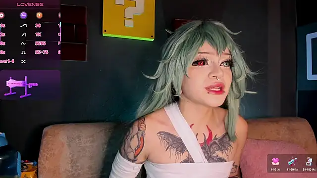 Snapshot of Elettra_Rou chatting on October 4, 2025, 8:43 pm Elettra Rou online show from October 4, 2025, 8:43 pm