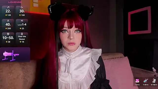 Snapshot of Elettra_Rou chatting on October 9, 2025, 11:27 pm Elettra Rou online show from October 9, 2025, 11:27 pm