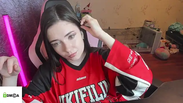 Snapshot of Crazy_forest_fairy chatting on February 5, 2026, 1:23 am Crazy forest fairy online show from February 5, 2026, 1:23 am