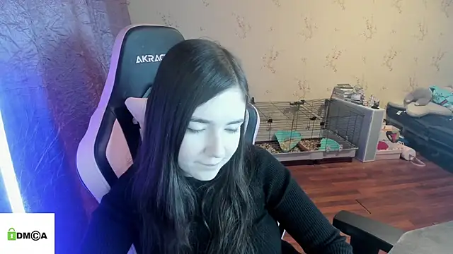 Snapshot of Crazy_forest_fairy chatting on February 24, 2026, 10:21 pm Crazy forest fairy online show from February 24, 2026, 10:21 pm