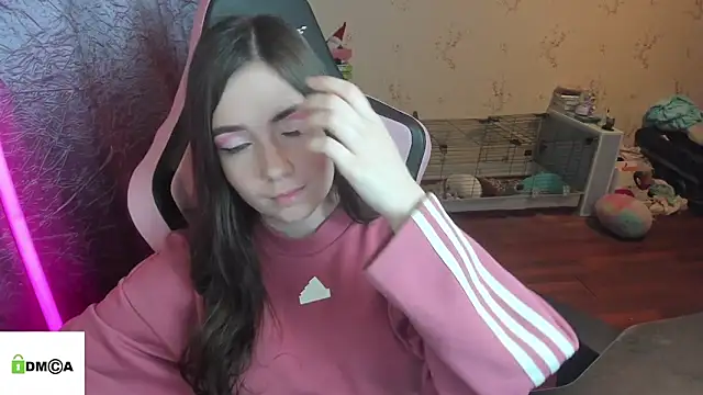 Snapshot of Crazy_forest_fairy chatting on February 5, 2026, 10:27 pm Crazy forest fairy online show from February 5, 2026, 10:27 pm