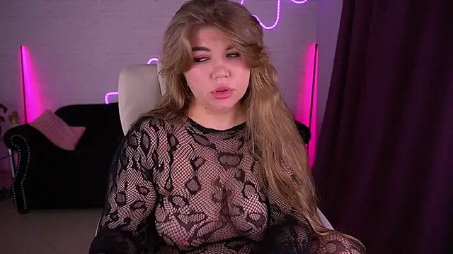 Snapshot of GabbieJay chatting on November 7, 2025, 2:10 pm GabbieJay online show from November 7, 2025, 2:10 pm