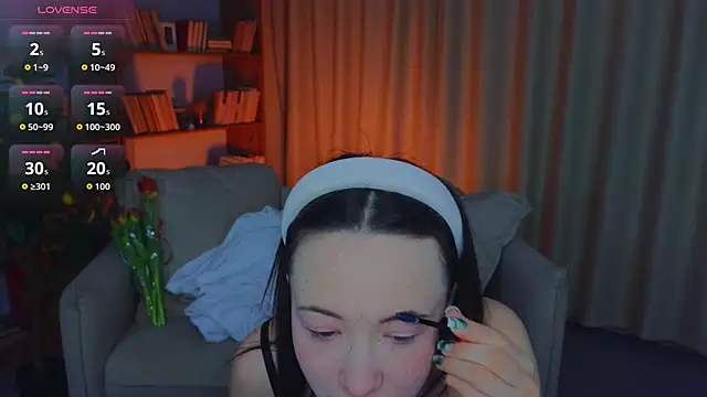 Hayle Hill online show from March 8, 2026, 1:44 am