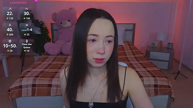 Hayle Hill online show from April 12, 2026, 12:47 am