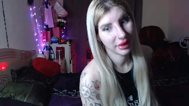 Snapshot of BLACKPeonyy chatting on October 14, 2025, 4:35 am BLACKPeonyy online show from October 14, 2025, 4:35 am