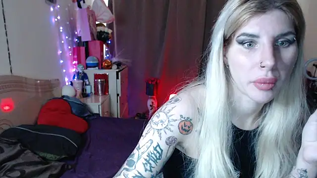 Snapshot of BLACKPeonyy chatting on October 18, 2025, 7:32 am BLACKPeonyy online show from October 18, 2025, 7:32 am