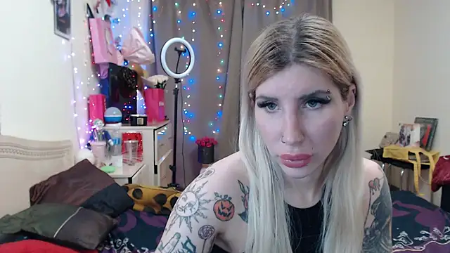 Snapshot of BLACKPeonyy chatting on November 3, 2025, 9:18 pm BLACKPeonyy online show from November 3, 2025, 9:18 pm